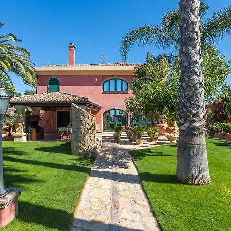 Flumini Bed & Breakfast 3*