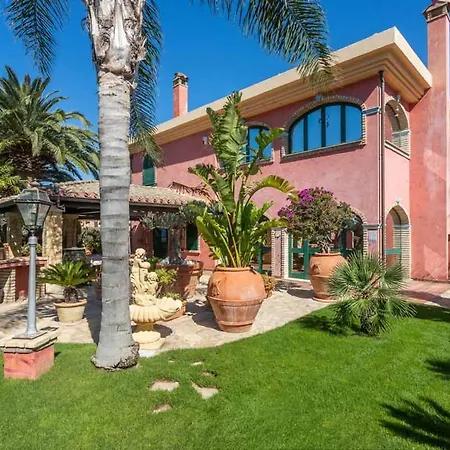 Flumini Bed & Breakfast 3*