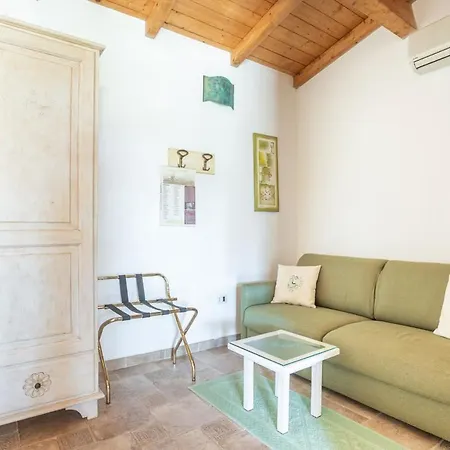 B&B Flumini 플루미니 디 콰르투