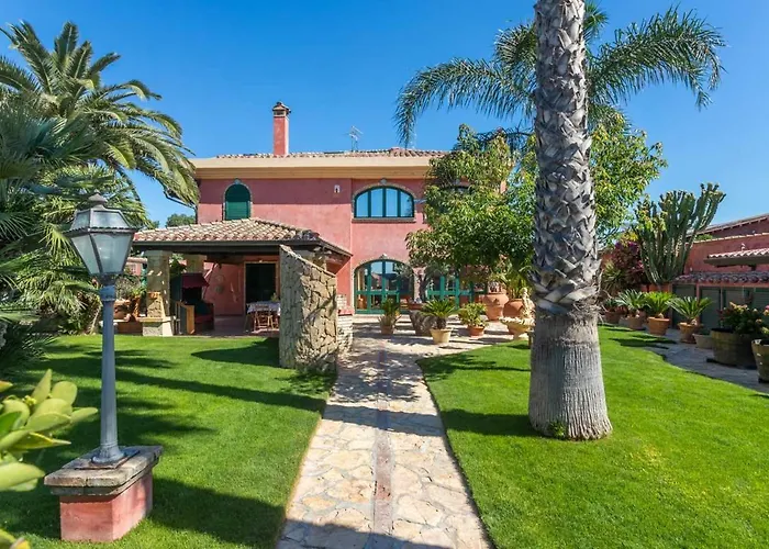 Flumini Bed & Breakfast 3*