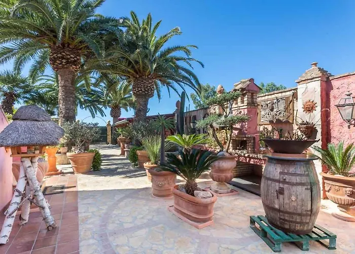 Flumini Bed & Breakfast 3*