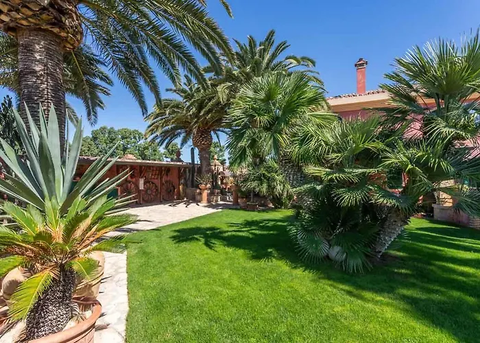 Flumini Bed & Breakfast 3*